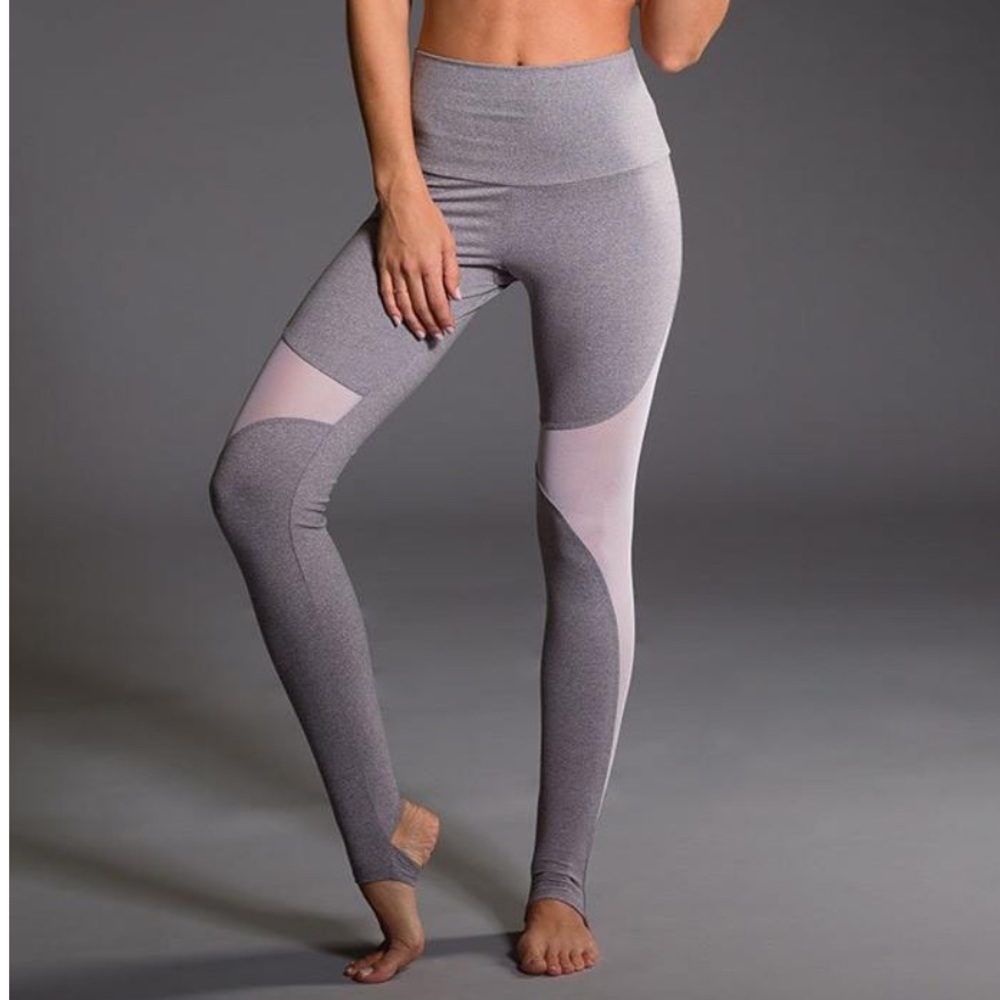 Onzie Flow yoga Pilates tights size S/M never worn